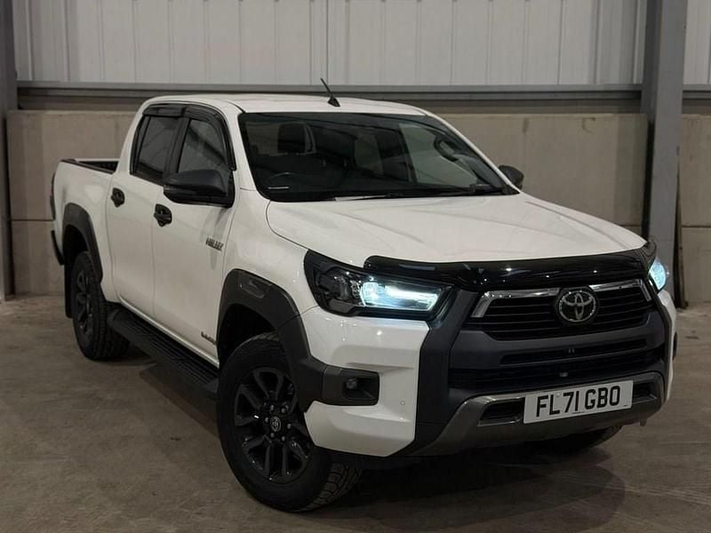 Used Toyota HiLux 204 HP (150 kW) 2021 White Pickup