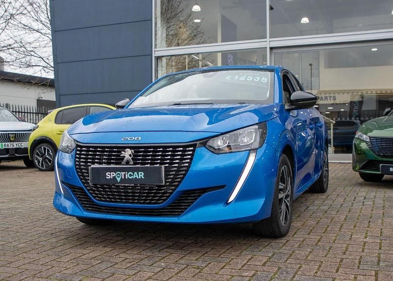 Used Peugeot 208 Allure+ 99 HP (72 kW) 2022 Blue Hatchback