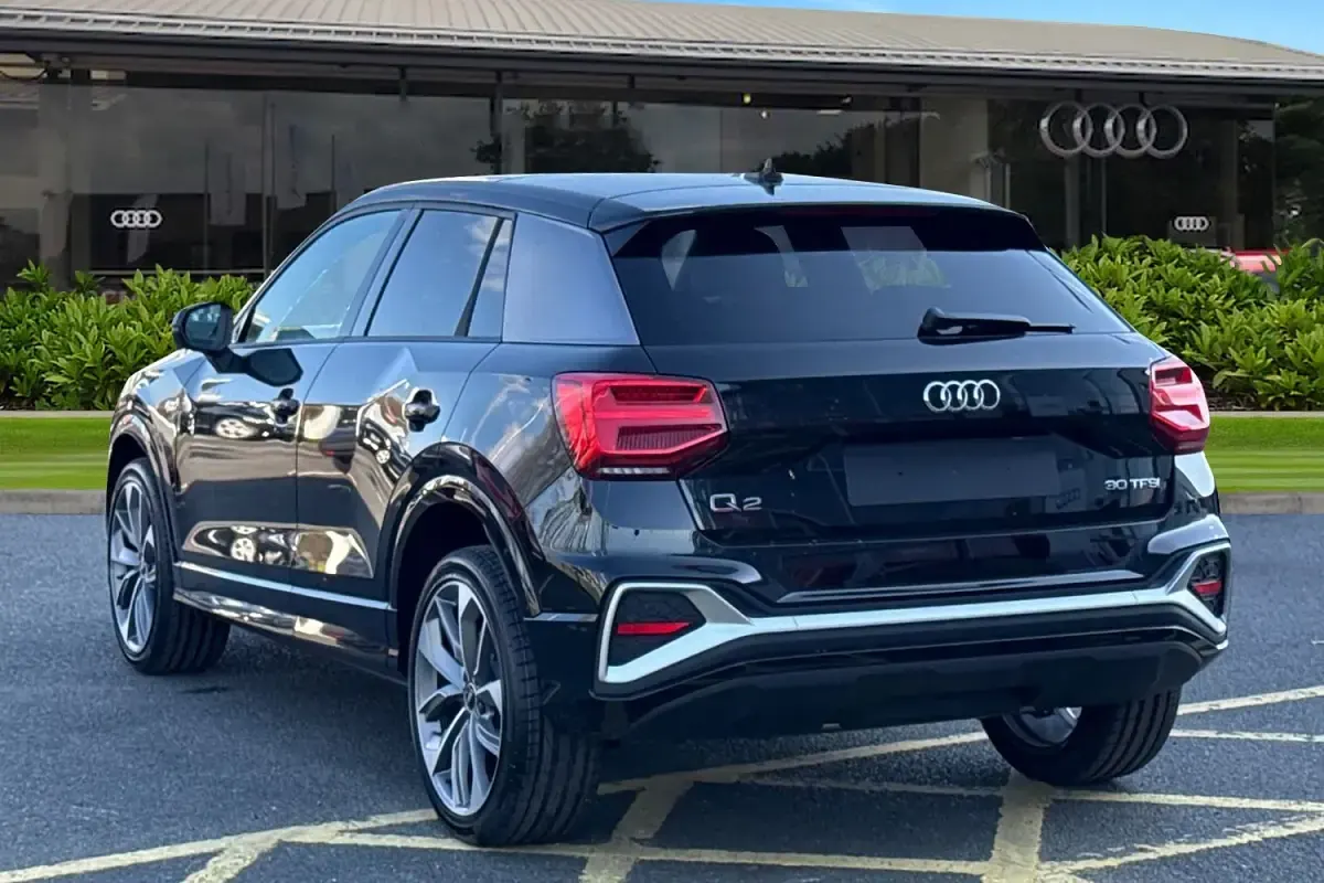 Ny Audi Q2 S-Line 2026 Svart SUV