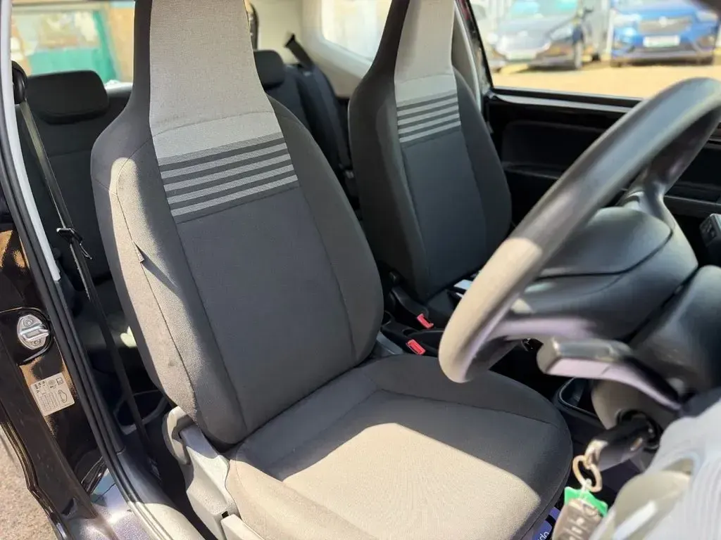 Used VW up! move up! 60 HP (44 kW) 2017 Black Hatchback