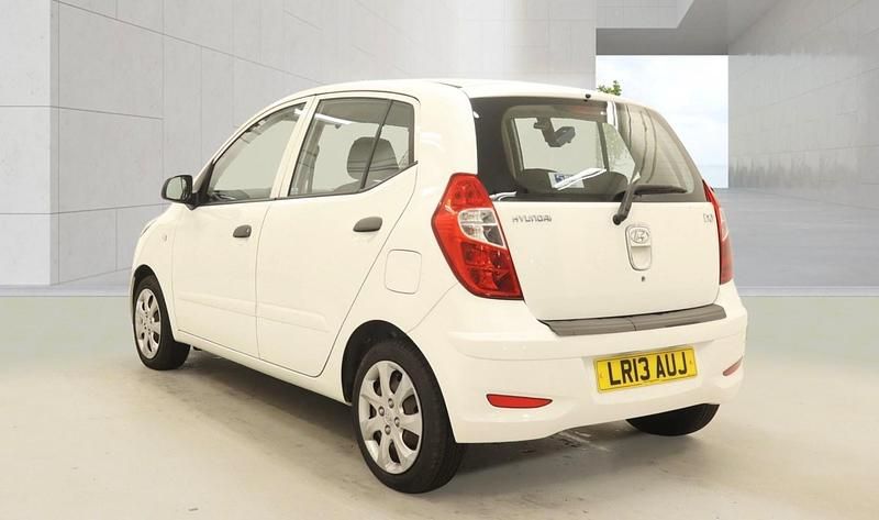 Used Hyundai i10 Classic 2013 White Hatchback