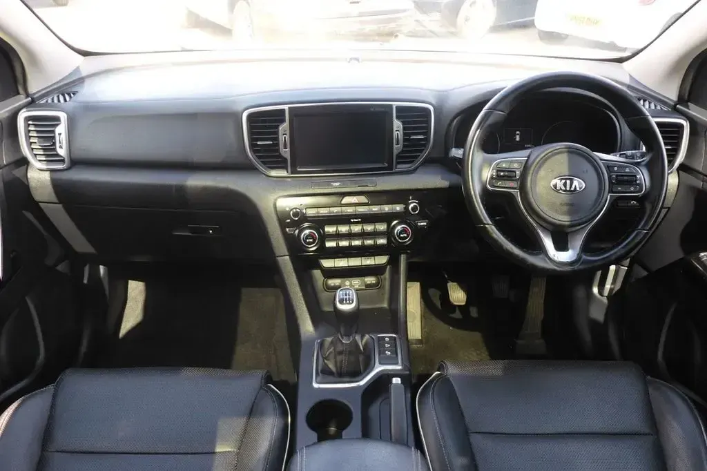 Used Kia Sportage 115 HP (84 kW) 2017 White SUV