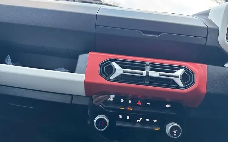 New Dacia Spring Expression 33 kW (45 HP) 2025 Red Hatchback