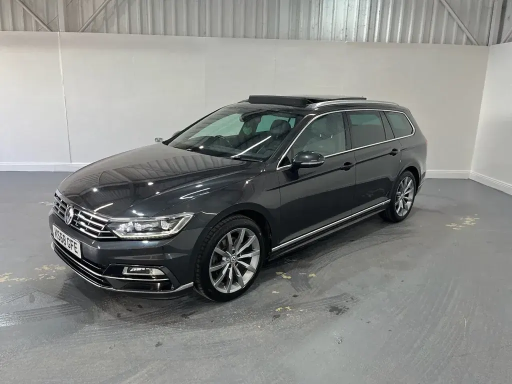 Used VW Passat R-line 190 HP (139 kW) 2018 Grey Estate