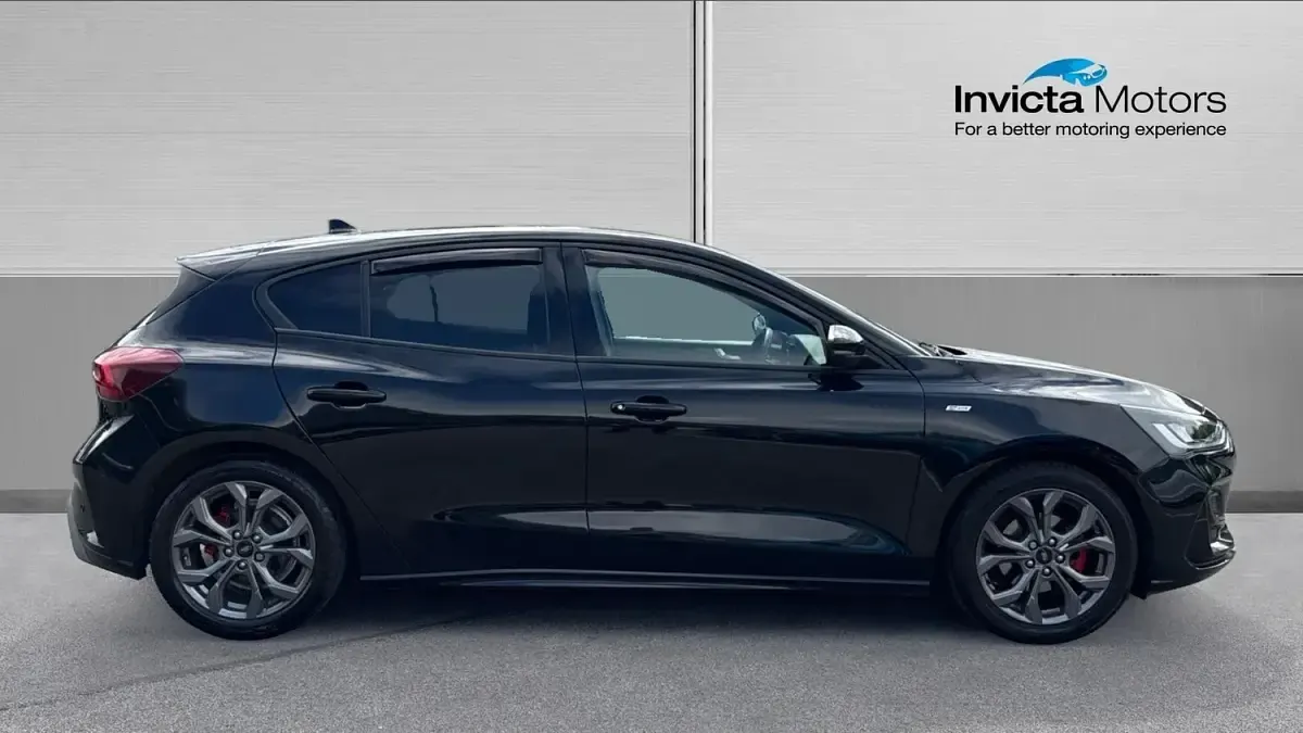 Used Ford Focus ST-Line 125 HP (91 kW) 2024 Black Hatchback