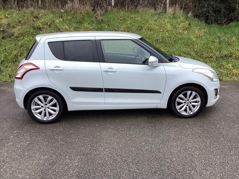 Used Suzuki Swift SZ4 2014 White Hatchback
