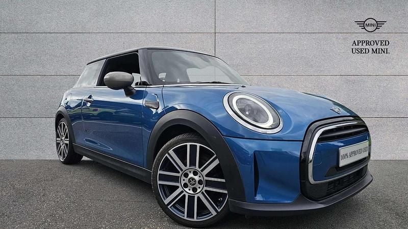 Blue Used 2023 Mini Cooper Exclusive Hatchback | £21,045 (Good price) - Image 1/4