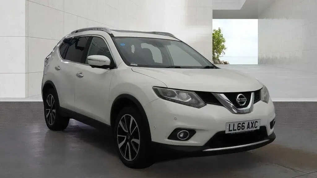 Used Nissan X-Trail S 131 HP (96 kW) 2016 White SUV