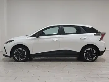 Used MG MG4 EV SE 125 kW (170 HP) 2023 White Hatchback