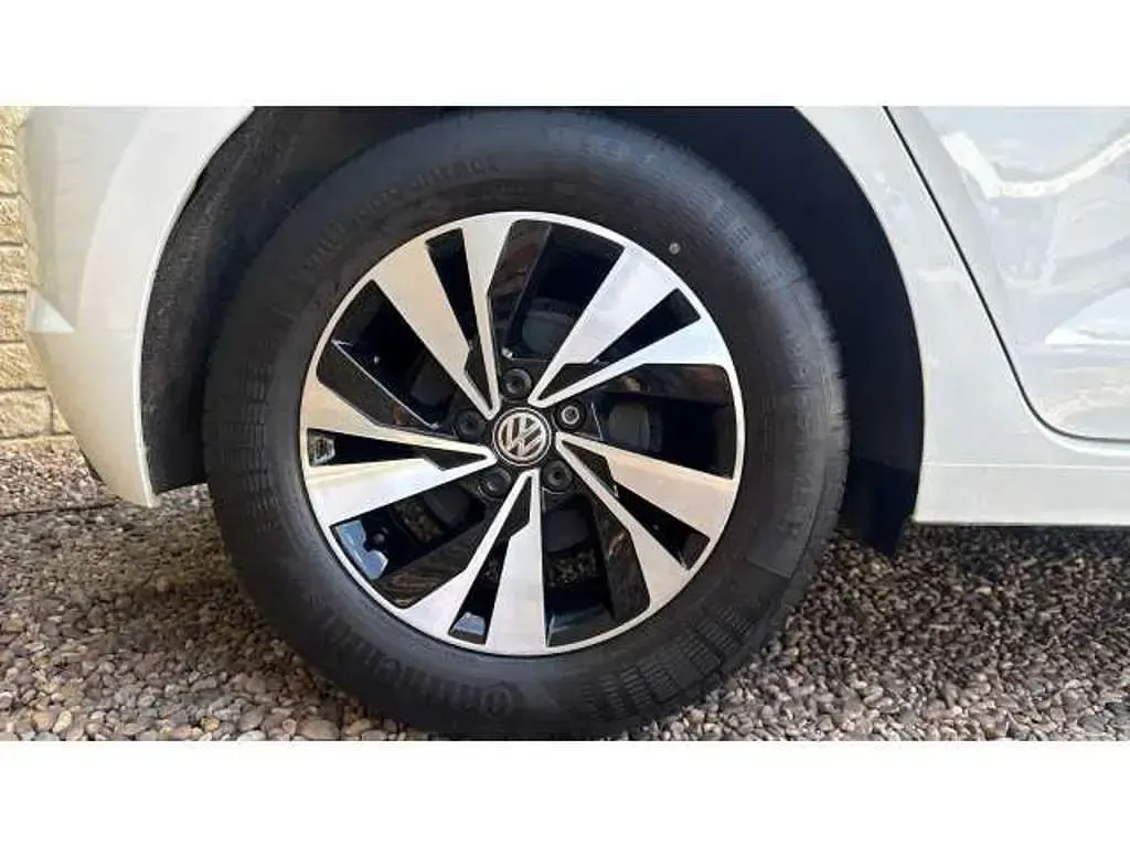 Used VW Polo SE 95 HP (69 kW) 2019 White Hatchback