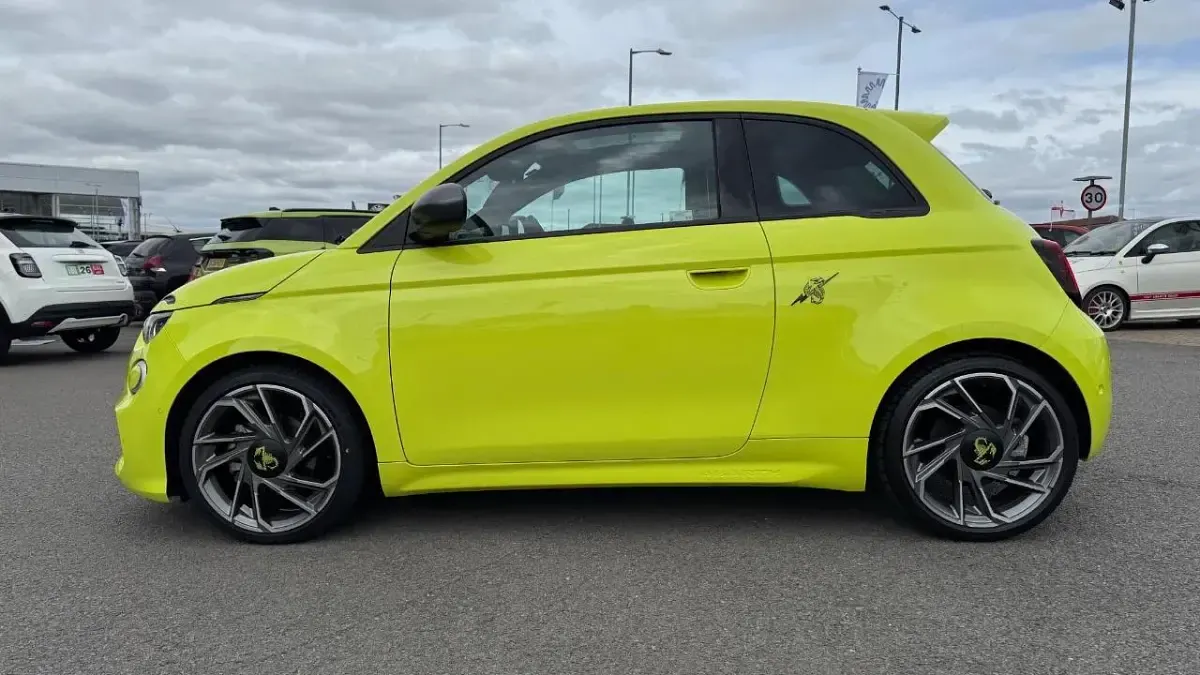 Used Abarth 500e Scorpionissima 112 kW (153 HP) 2024 Green Hatchback