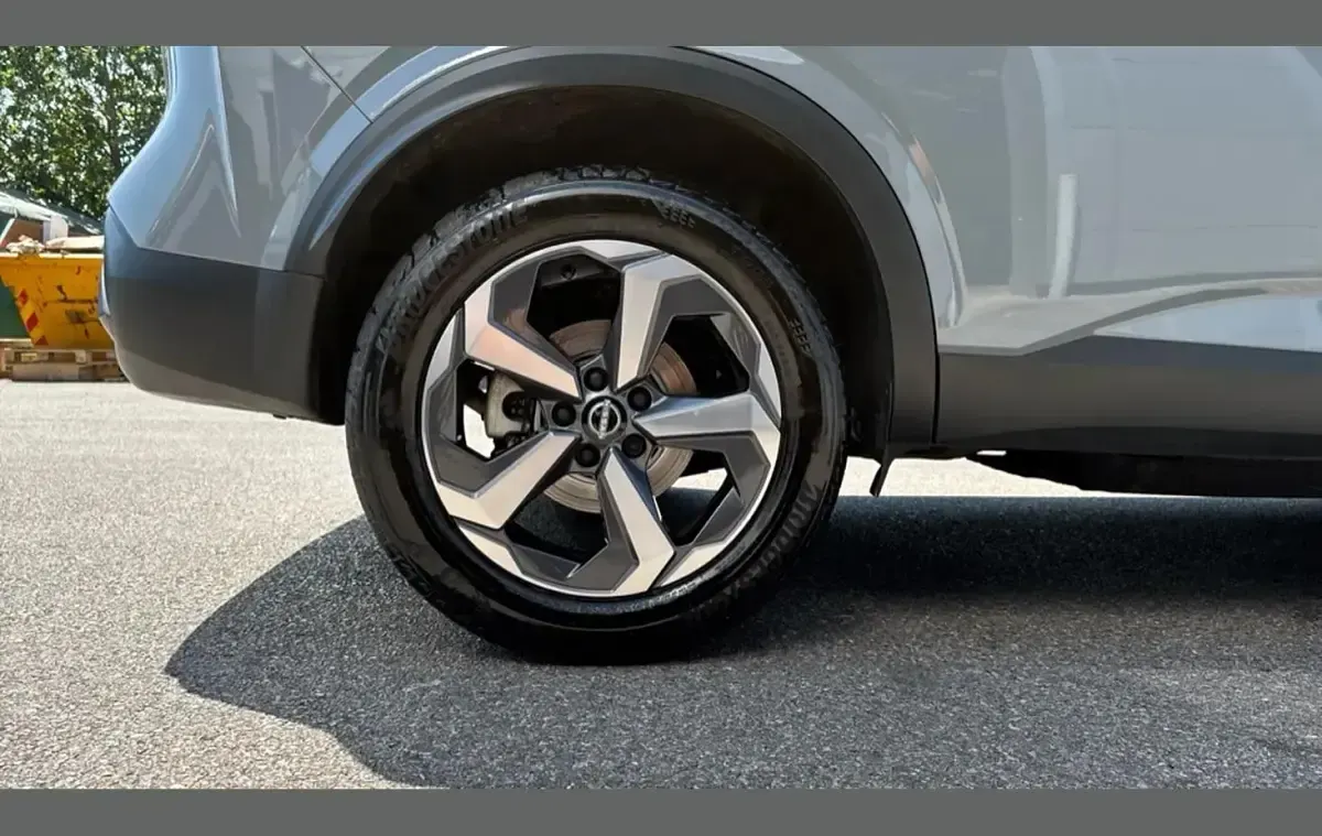 Used Nissan Qashqai N-Connecta 155 HP (114 kW) 2023 Grey SUV