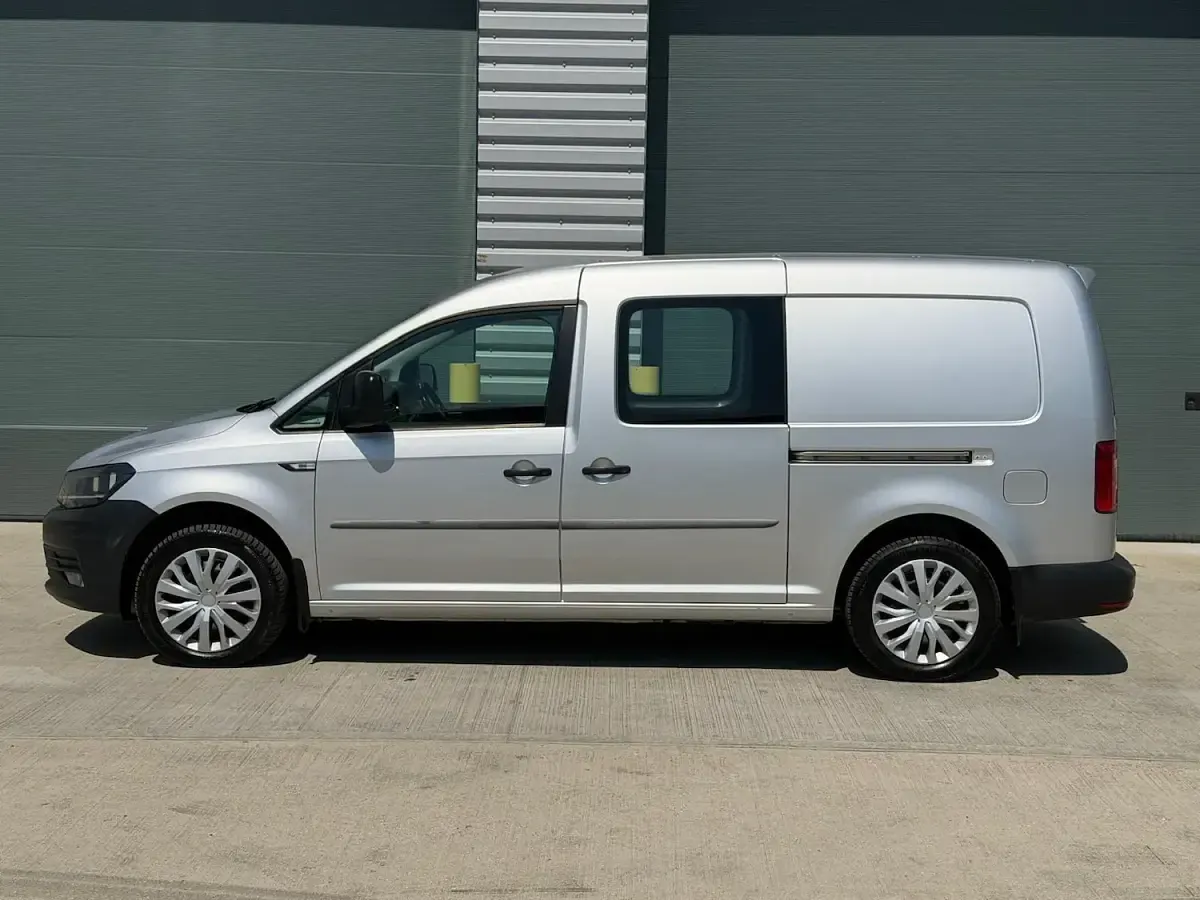 Used VW Caddy Maxi 102 HP (75 kW) 2018 Silver MPV