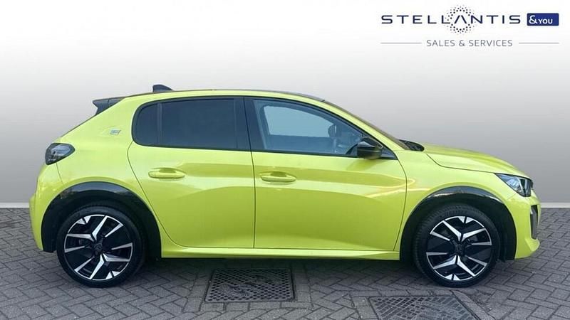Used Peugeot e-208 GT 113 kW (154 HP) 2024 Yellow Hatchback