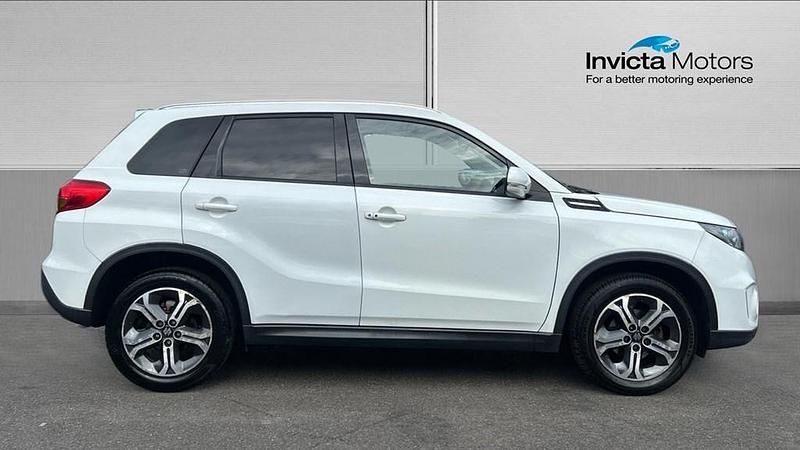 Second-hand Suzuki Vitara SZ5 120 CP (88 kW) 2016 Alb SUV