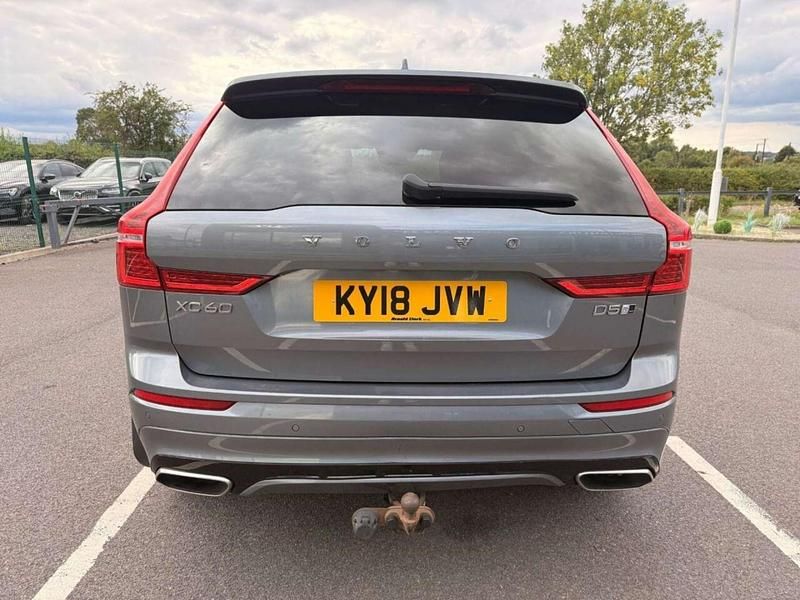 Usado Volvo XC60 R-Design 235 HP (172 kW) 2018 Cinzento SUV