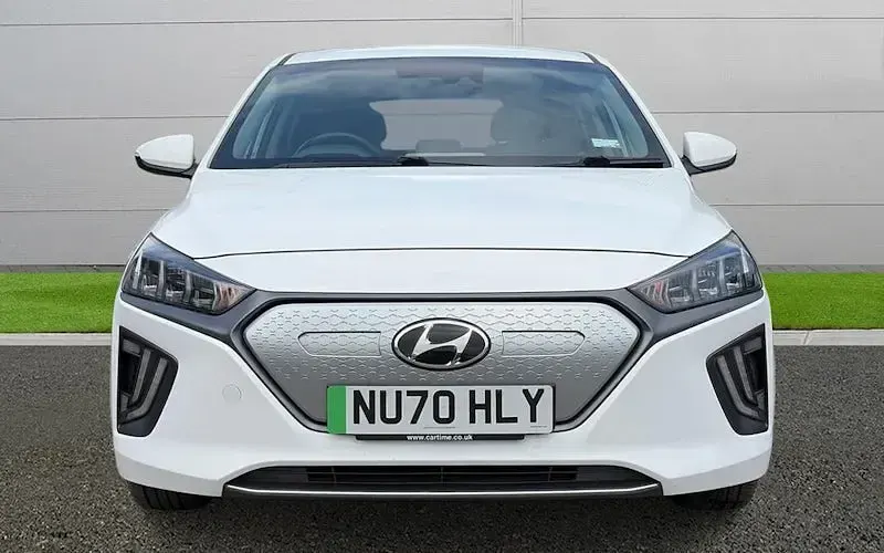 Gebraucht Hyundai Ioniq Premium 100 kW (136 PS) 2021 Weiß Kleinwagen