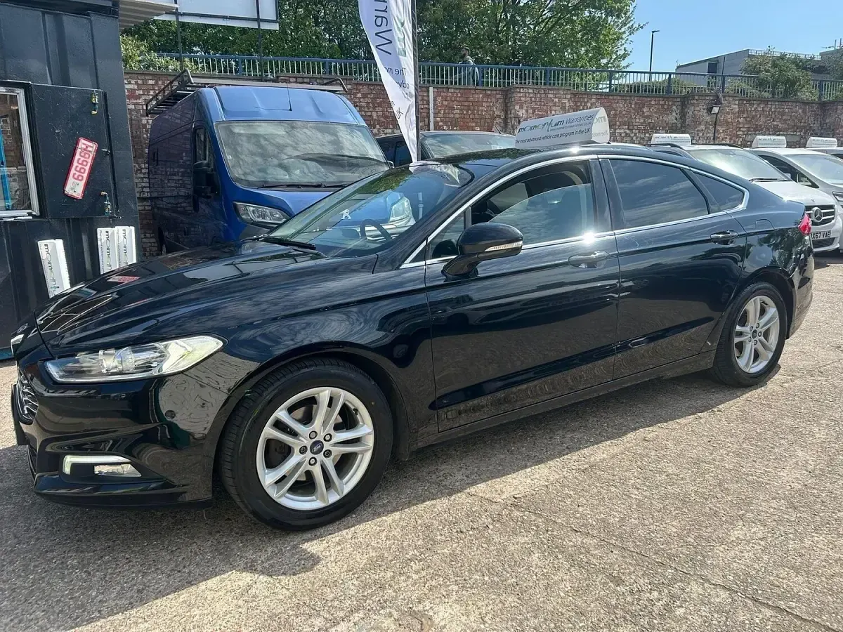 Used Ford Mondeo Zetec 160 HP (117 kW) 2016 Black Hatchback