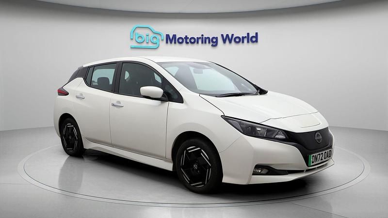 White Used 2022 Nissan Leaf Acenta Hatchback | £9,400 (Fair price) - Image 1/4