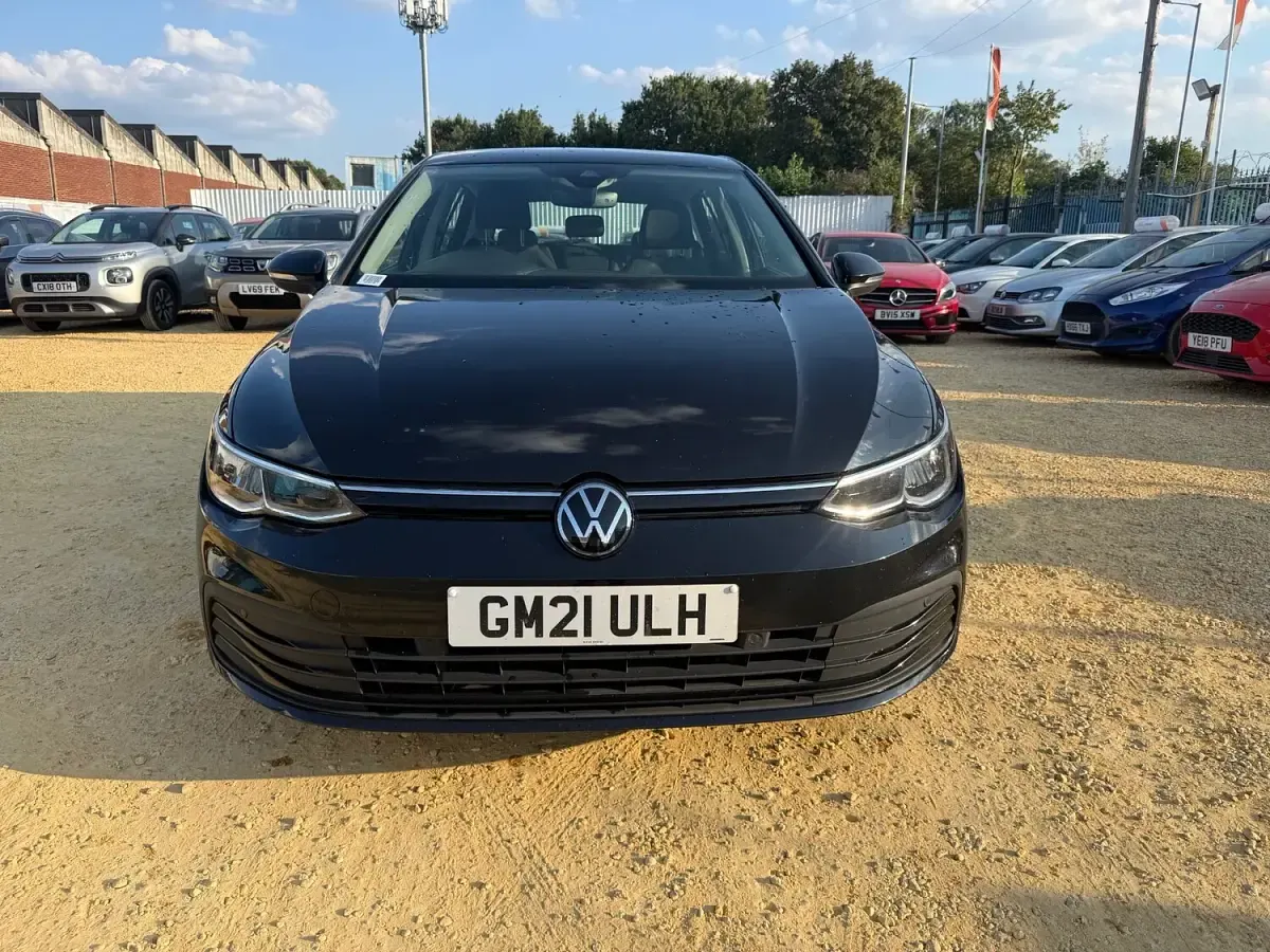 Used VW Golf VIII Life 130 HP (95 kW) 2021 Black Hatchback