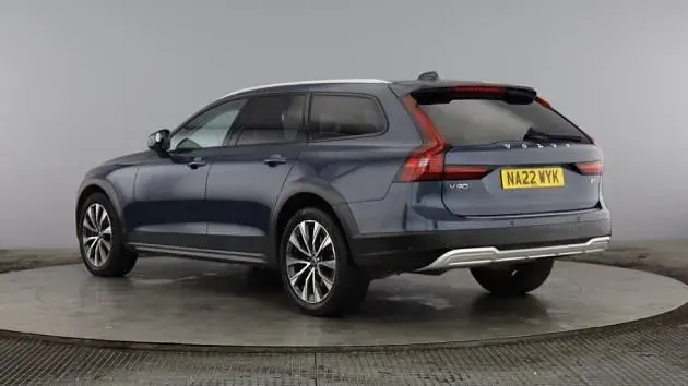 Used Volvo V90 CC Plus 232 HP (170 kW) 2023 Estate