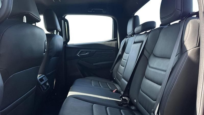 Used Isuzu D-Max 2025 Red Pickup