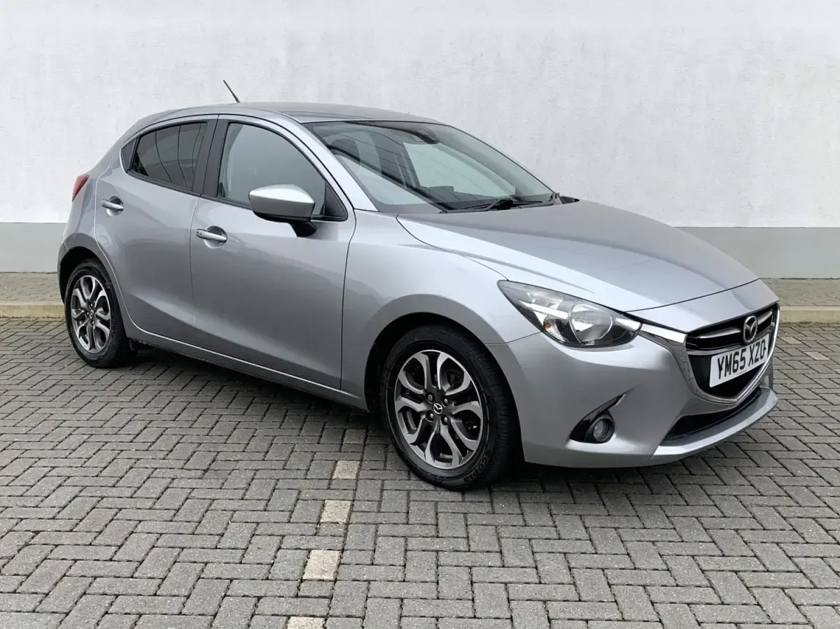 Gebraucht Mazda 2 Inclusive 105 PS (77 kW) 2016 Silber Kleinwagen