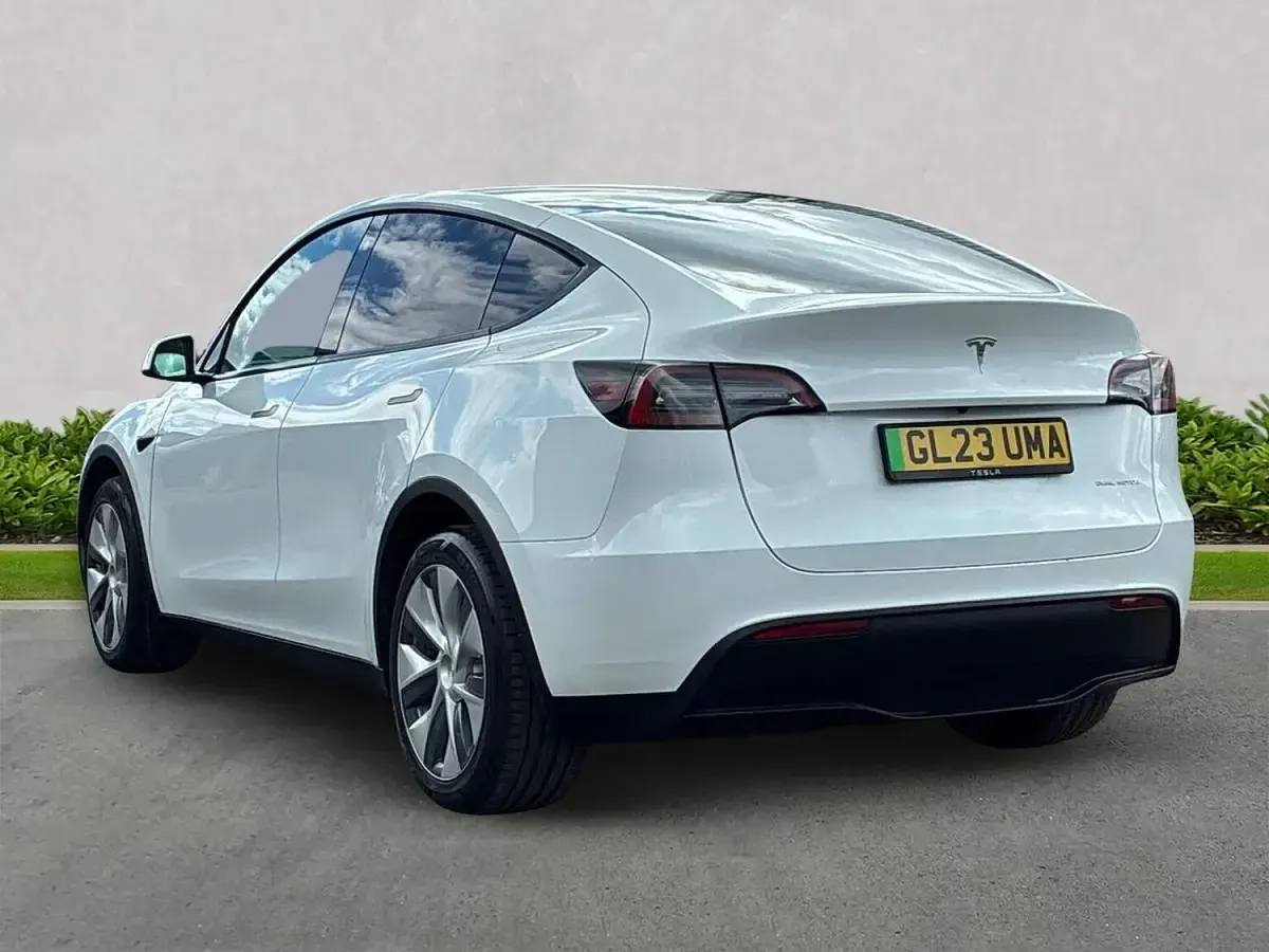 Used Tesla Model Y Long Range AWD 378 kW (514 HP) 2023 White SUV