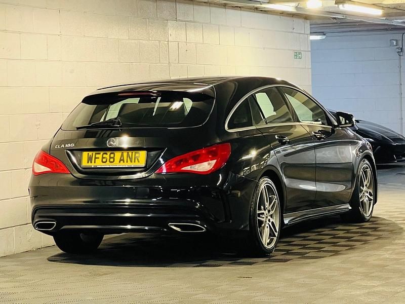 Used Mercedes CLA180 Shooting Brake AMG line 122 HP (89 kW) 2018 Black Estate