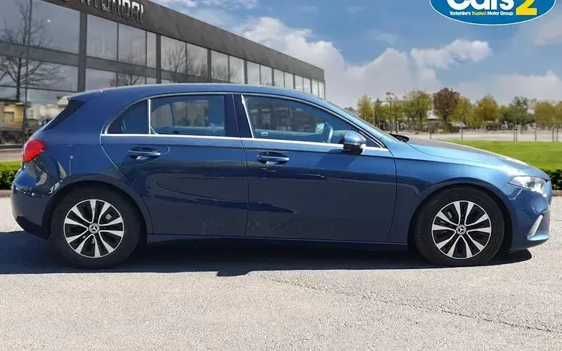 Begagnad Mercedes A180 SE 116 HK (85 kW) 2020 Blå Halvkombi