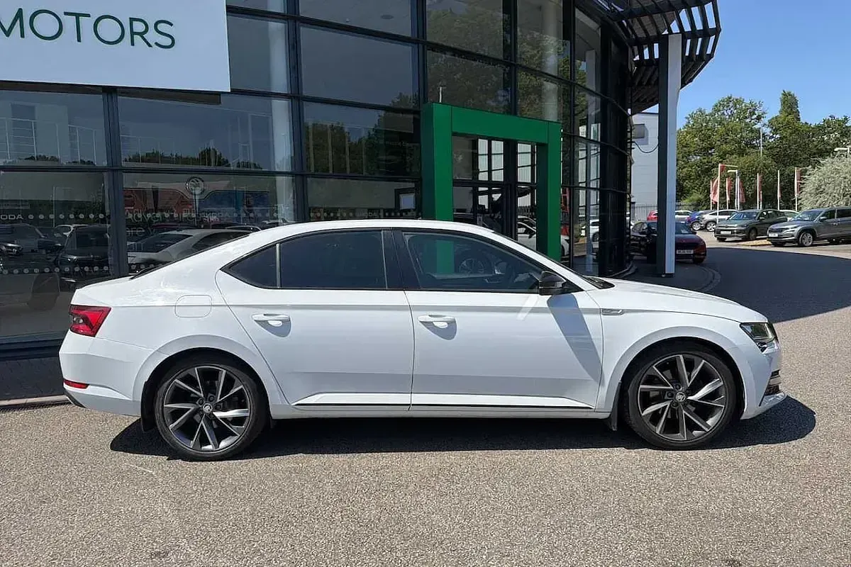 Used Skoda Superb SportlinePlus 187 HP (137 kW) 2020 Moon white metallic Hatchback