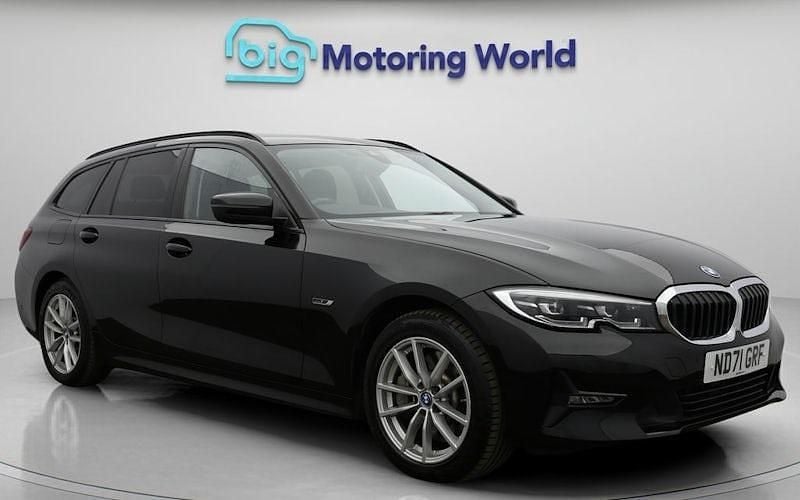 Used 2021 BMW 330e Estate | £19,900 (Super price) - Image 1/4