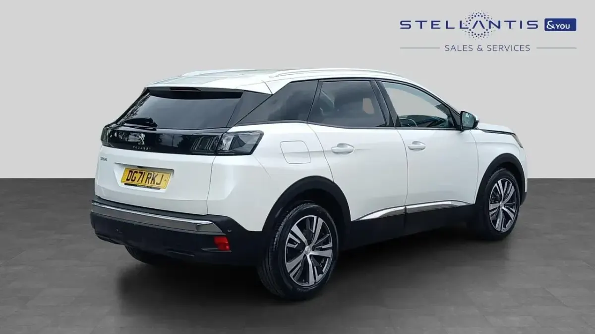 Used Peugeot 3008 Allure Premium 129 HP (94 kW) 2021 White SUV