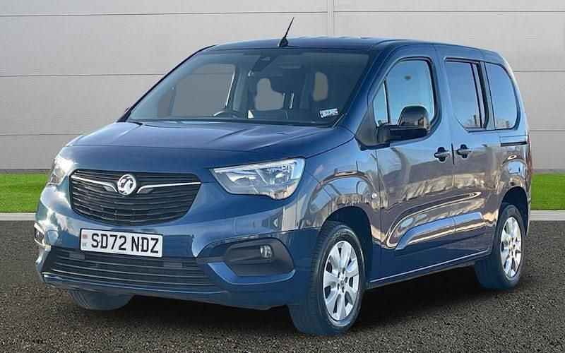 Used Vauxhall Combo 131 HP (96 kW) 2021 Estate