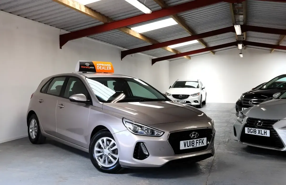 Used Hyundai i30 120 HP (88 kW) 2018 Beige Hatchback