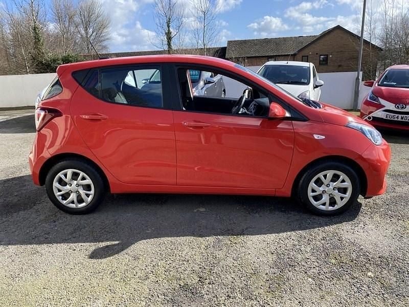 Used Hyundai i10 SE 2019 Red Hatchback