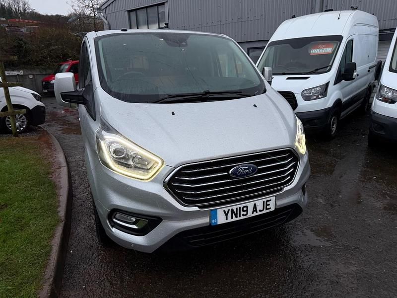 Used Ford Tourneo Zetec 130 HP (95 kW) 2019 Silver MPV