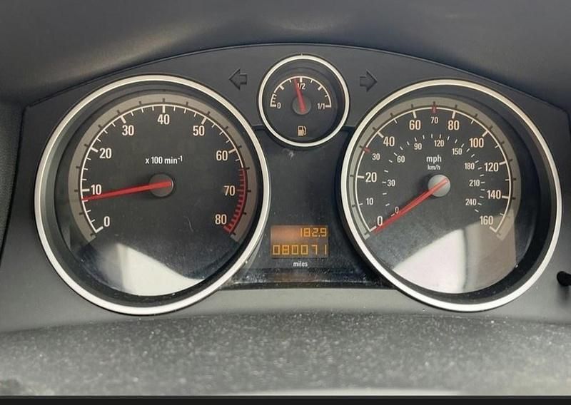 Used Vauxhall Astra Club 115 HP (84 kW) 2007 Silver Hatchback