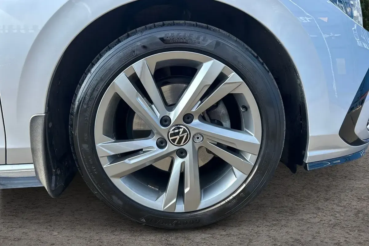 Used VW Golf VIII R-line 150 HP (110 kW) 2022 Silver Hatchback