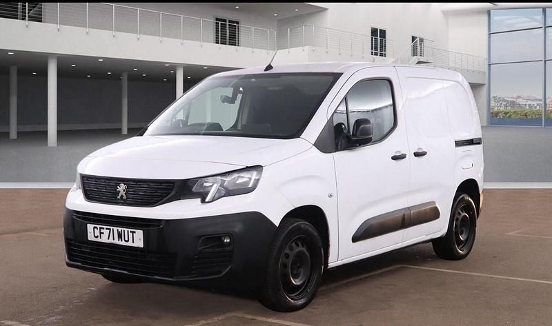 White Used 2022 Peugeot Partner MPV | £5,250 (Expensive) - Image 1/4