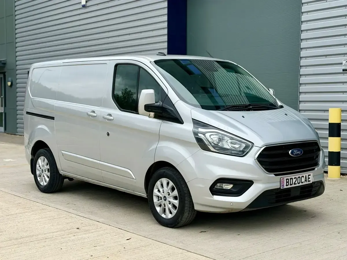 Used Ford Transit Custom Limited 170 HP (125 kW) 2020 Silver Van
