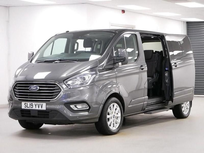 Used Ford Tourneo Custom Titanium 130 HP (95 kW) 2019 Grey Van