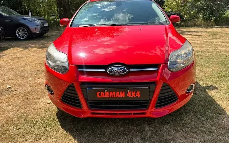 Used Ford Focus Zetec 101 HP (74 kW) 2013 Red Hatchback