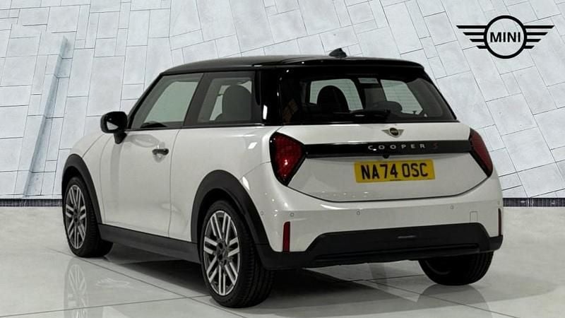 Used Mini Cooper S Hatch 201 HP (147 kW) 2024 White Hatchback