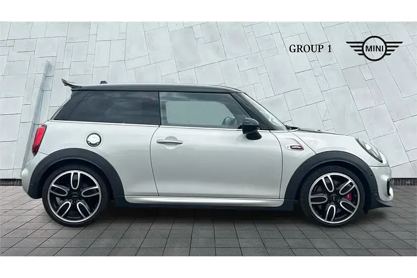 Used Mini John Cooper Works 231 HP (169 kW) 2019 White silver Hatchback