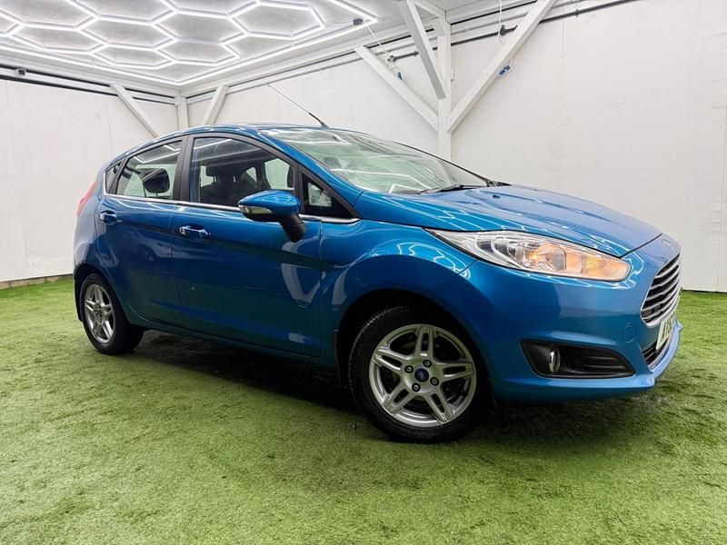 Used Ford Fiesta Zetec 125 HP (91 kW) 2013 Blue Hatchback
