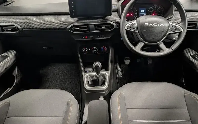 Begagnad Dacia Sandero Expression 91 HK (66 kW) 2024 Grön Halvkombi
