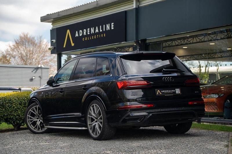 Used Audi Q7 Comfort 286 HP (210 kW) 2023 Black SUV