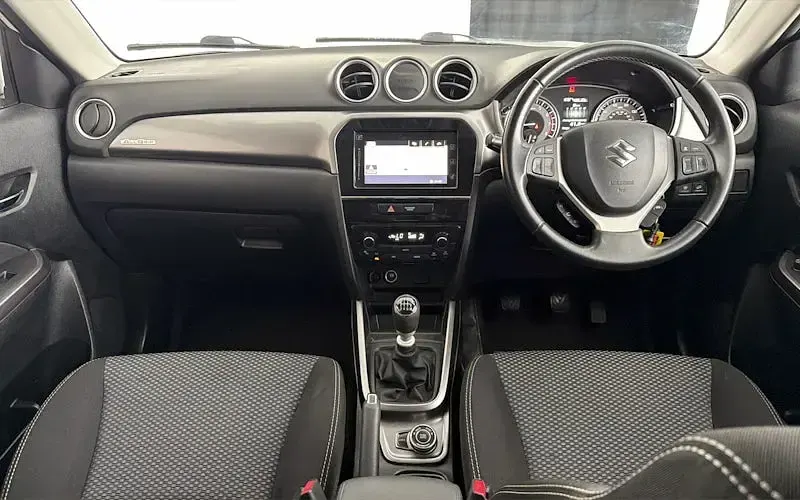 Used Suzuki Vitara SZ-T 129 HP (94 kW) 2022 White SUV