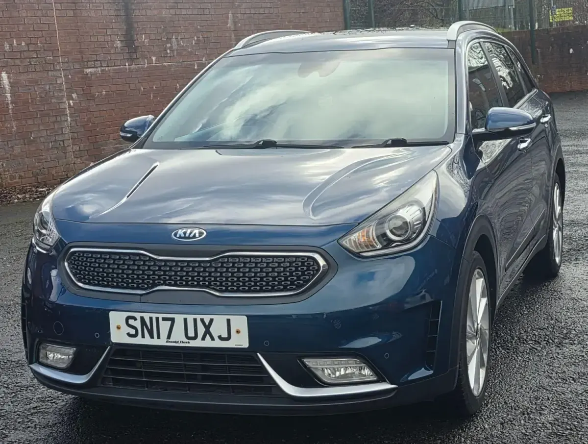 Gebraucht Kia Niro 141 PS (103 kW) 2017 Blau SUV
